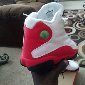 Air jordan 13 retro cherry red